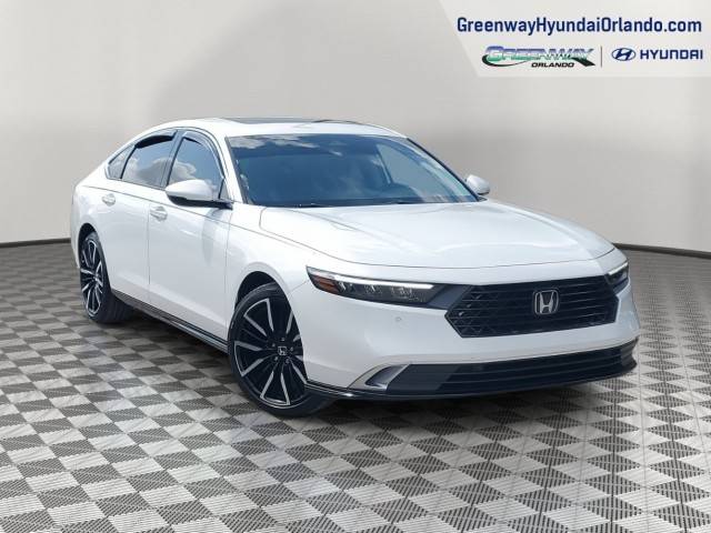 2023 Honda Accord Touring FWD photo