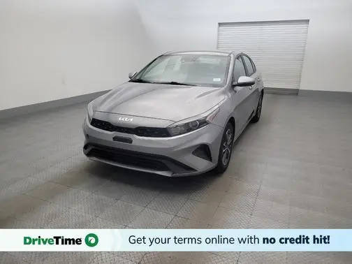 2023 Kia Forte LXS FWD photo