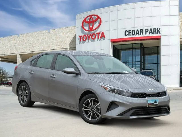 2023 Kia Forte LXS FWD photo