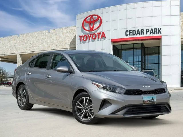 2023 Kia Forte LXS FWD photo