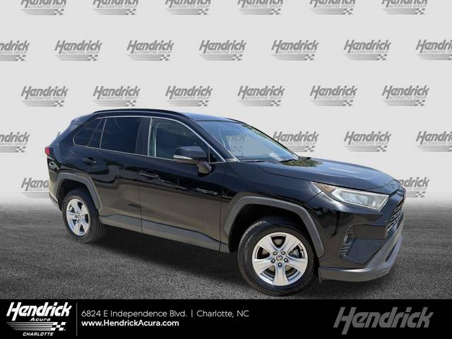 2021 Toyota RAV4 XLE AWD photo