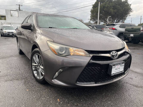 2015 Toyota Camry SE FWD photo