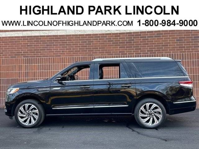 2022 Lincoln Navigator L Reserve 4WD photo