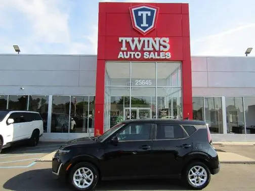 2023 Kia Soul LX FWD photo