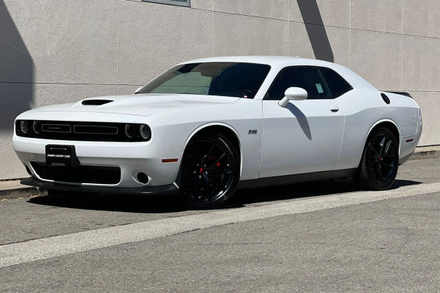 2023 Dodge Challenger R/T RWD photo