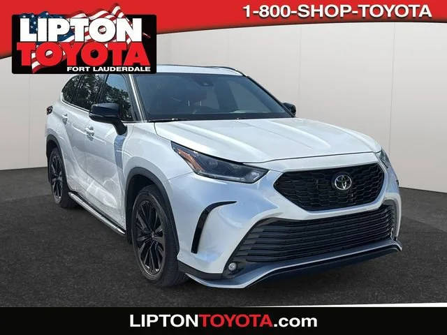 2023 Toyota Highlander XSE FWD photo