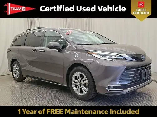 2023 Toyota Sienna Platinum AWD photo