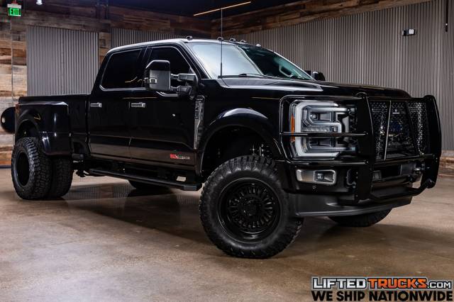 2023 Ford F-450 Super Duty Limited 4WD photo