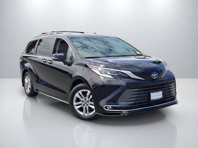 2023 Toyota Sienna Limited AWD photo