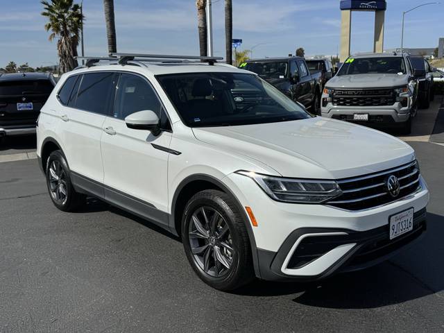 2023 Volkswagen Tiguan SE FWD photo