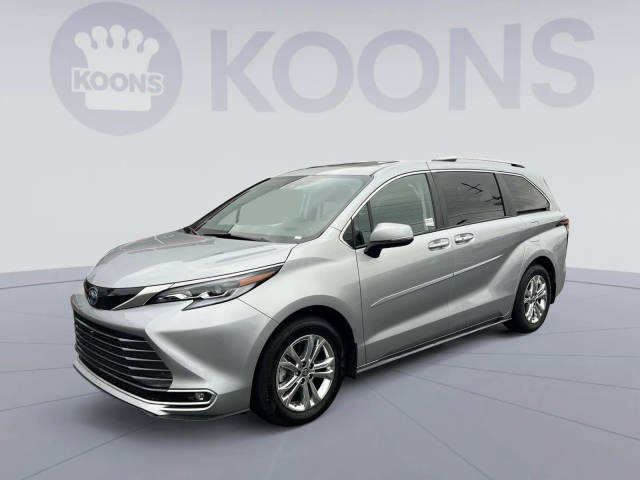 2023 Toyota Sienna Platinum AWD photo