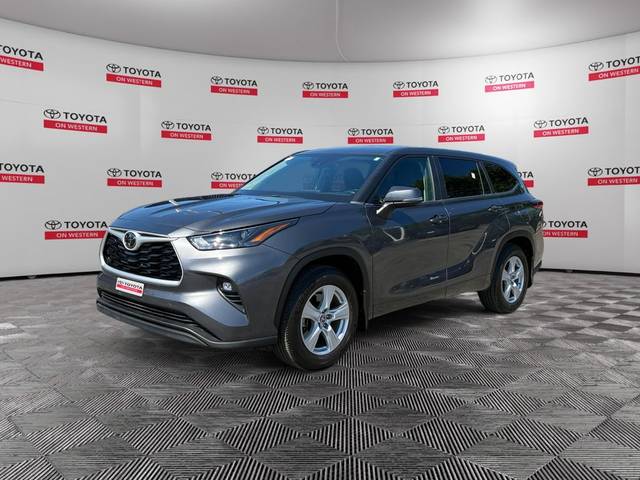 2023 Toyota Highlander LE FWD photo