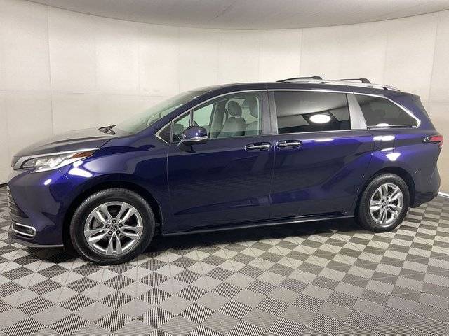 2023 Toyota Sienna Limited AWD photo