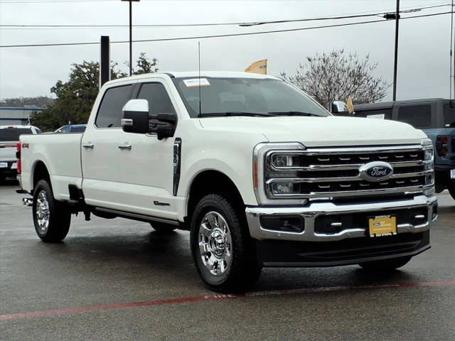 2023 Ford F-350 Super Duty King Ranch 4WD photo