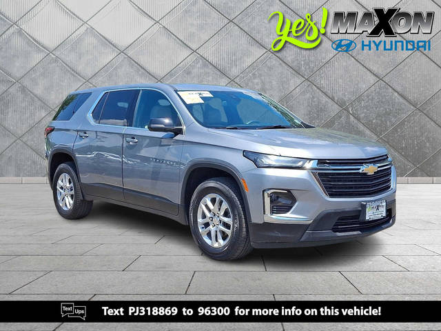 2023 Chevrolet Traverse LS FWD photo