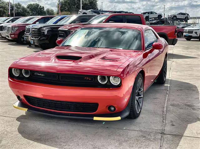 2023 Dodge Challenger R/T Scat Pack RWD photo