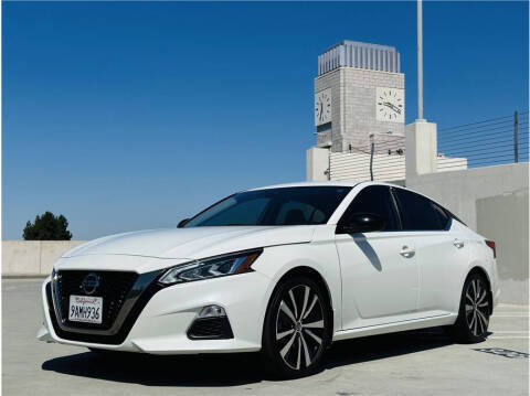 2022 Nissan Altima 2.5 SR FWD photo