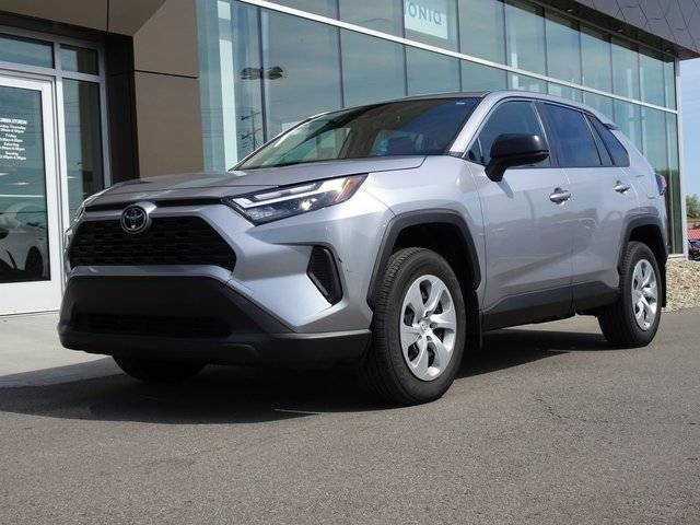 2023 Toyota RAV4 LE FWD photo