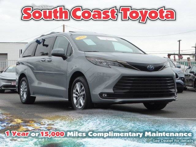 2023 Toyota Sienna Woodland Edition AWD photo