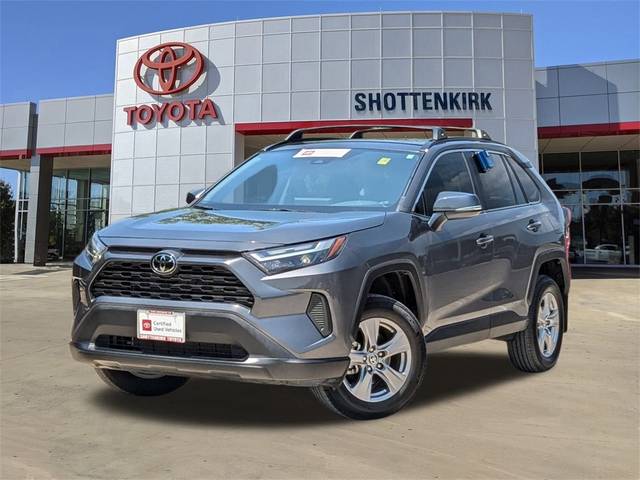 2023 Toyota RAV4 XLE FWD photo