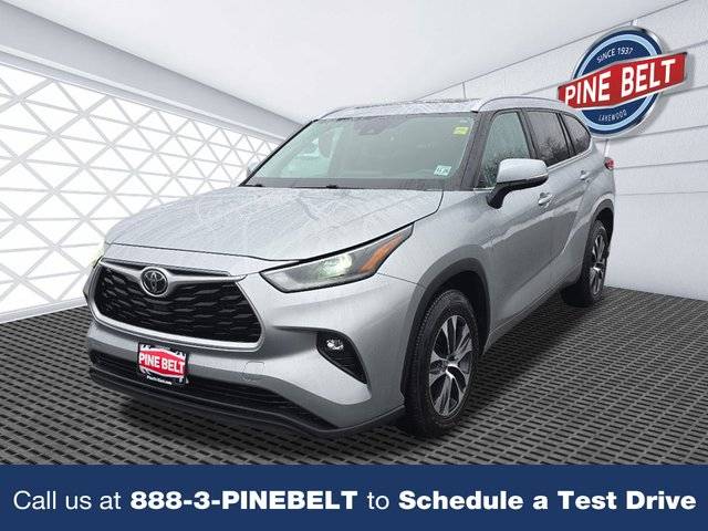 2021 Toyota Highlander XLE FWD photo