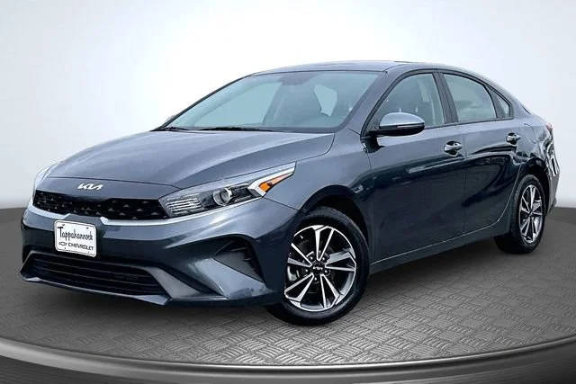 2023 Kia Forte LXS FWD photo