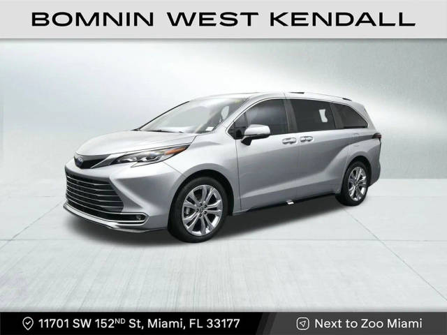 2023 Toyota Sienna Platinum FWD photo