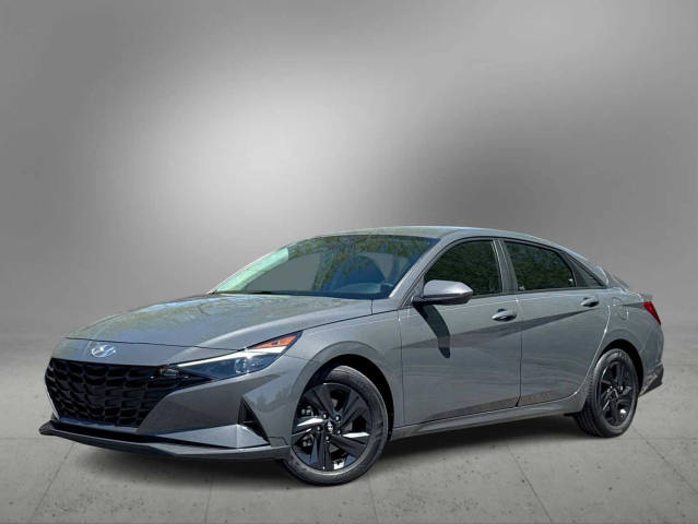 2023 Hyundai Elantra SEL FWD photo