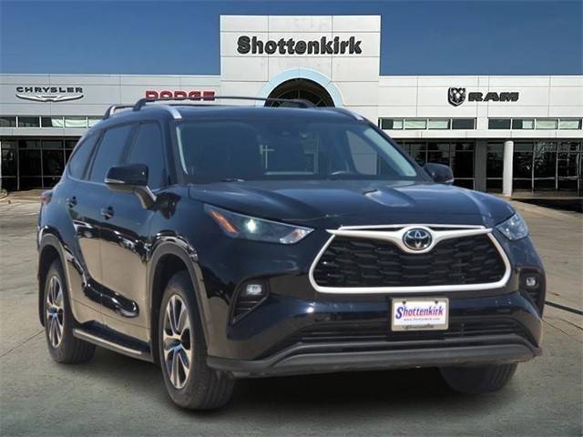 2023 Toyota Highlander XLE FWD photo