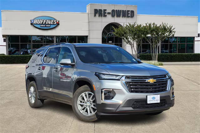 2023 Chevrolet Traverse LT Cloth FWD photo