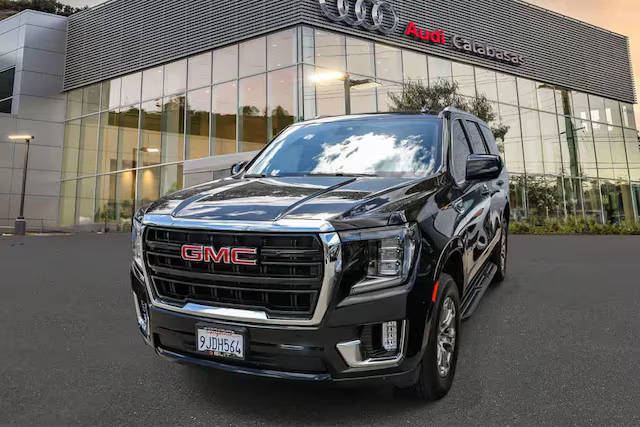 2023 GMC Yukon SLE RWD photo