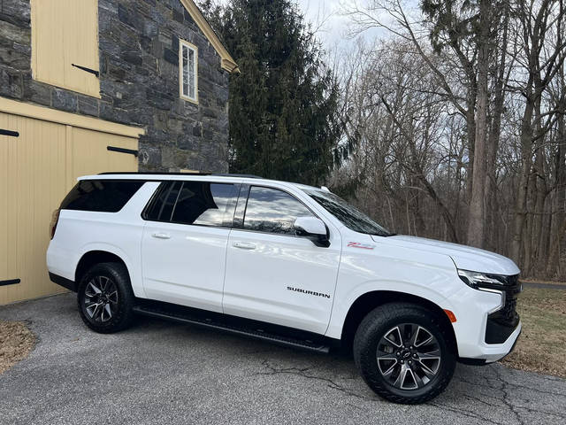 2023 Chevrolet Suburban Z71 4WD photo