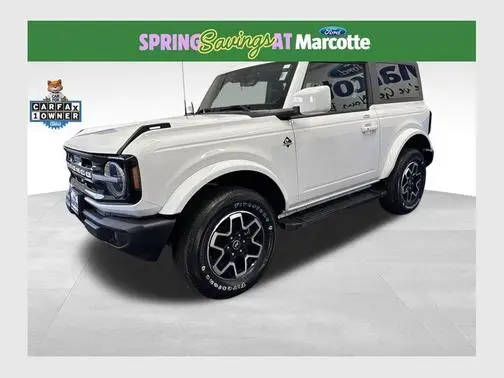 2023 Ford Bronco 2 Door Outer Banks 4WD photo