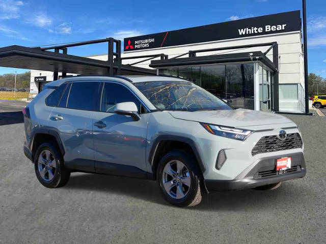 2023 Toyota RAV4 XLE FWD photo