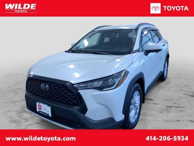 2023 Toyota Corolla Cross LE AWD photo