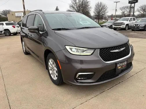 2022 Chrysler Pacifica Minivan Touring L FWD photo