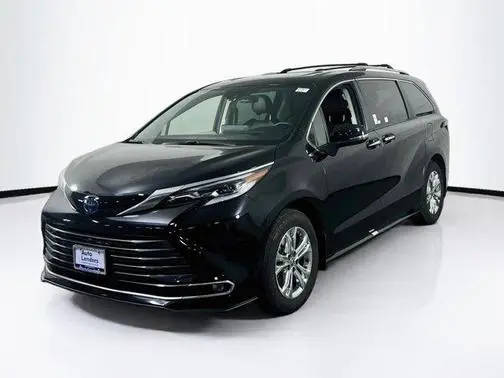 2023 Toyota Sienna Platinum AWD photo
