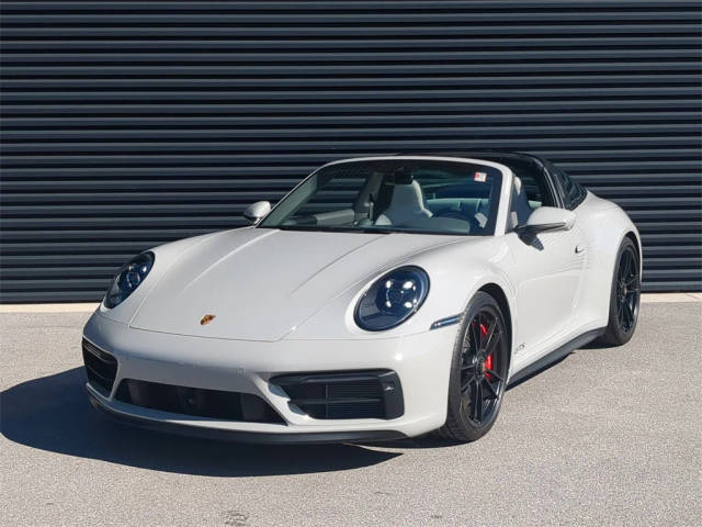 2022 Porsche 911 4 GTS AWD photo