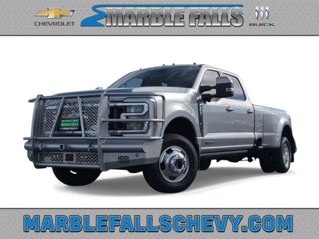 2023 Ford F-350 Super Duty LARIAT 4WD photo