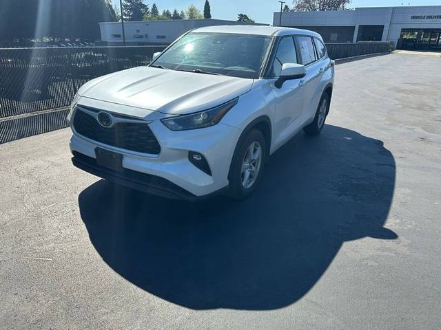 2023 Toyota Highlander LE AWD photo