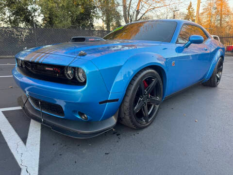 2023 Dodge Challenger R/T Scat Pack RWD photo