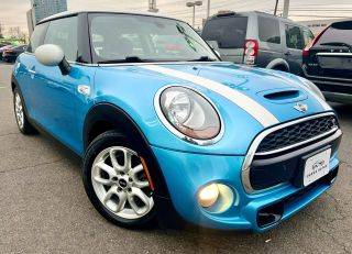 2015 MINI Hardtop 2 Door S FWD photo