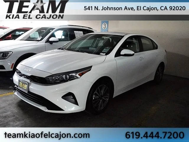 2023 Kia Forte LXS FWD photo