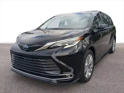 2023 Toyota Sienna Platinum FWD photo