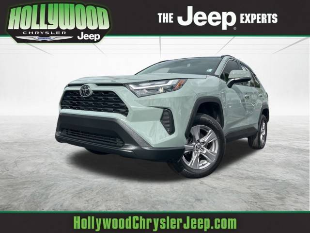 2023 Toyota RAV4 XLE FWD photo