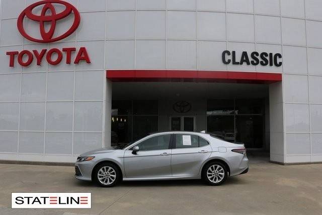 2023 Toyota Camry LE FWD photo