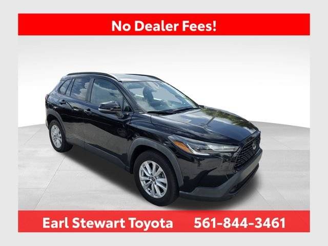 2022 Toyota Corolla Cross LE FWD photo