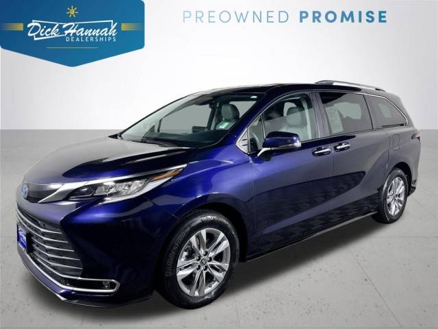 2023 Toyota Sienna Limited AWD photo