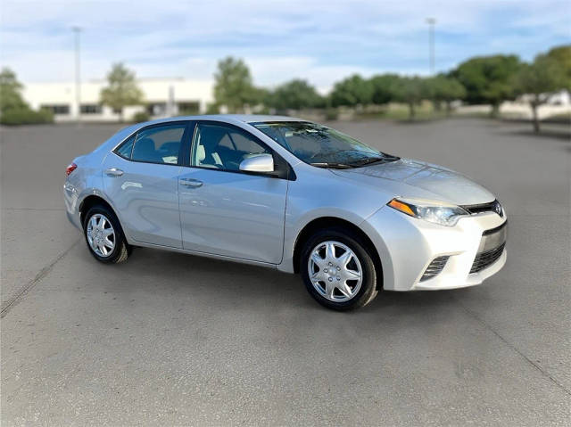 2015 Toyota Corolla LE FWD photo