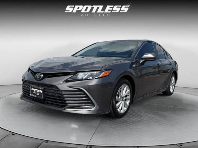 2022 Toyota Camry LE FWD photo